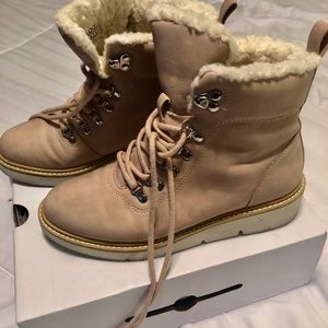 Jollyra ankle boots by Aldo